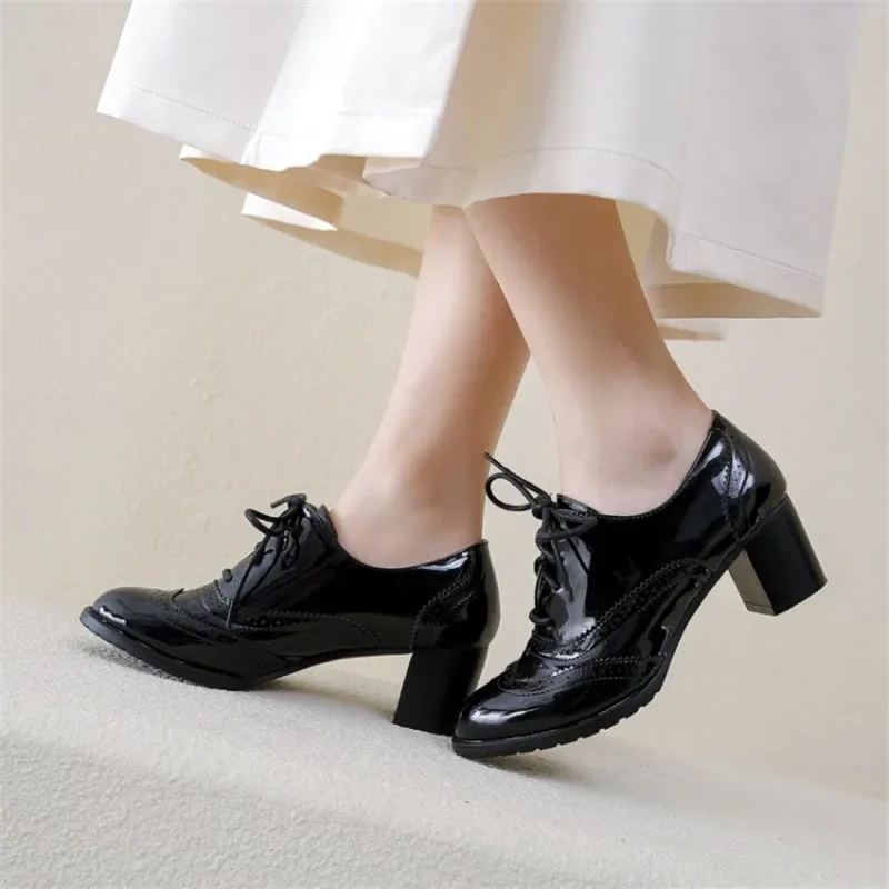 女性用パテントレザーハイブロックヒール、パーティードレス用パ - Oxford Shoes Brogue のレビューと価格